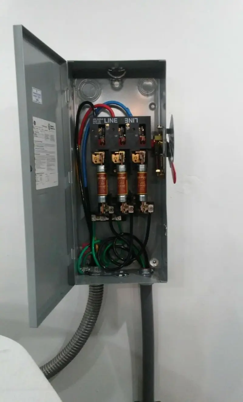 Three-phase disconnect switch installed for Smoke Detector Installation in Castle Shannon